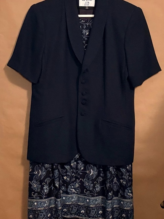 Kasper Dresses & Skirts - 2 Pc Set Kasper Short Sleeve Blazer Jacket Floral Border Print Midi Skirt Petite